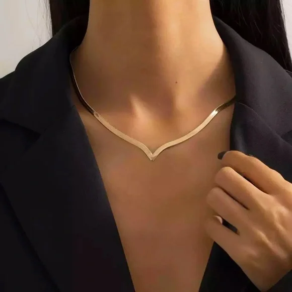 “Weekender" Minimalist Choker Business Casual-Weekend Gold Silver Gift Necklace - Picture 3 of 10